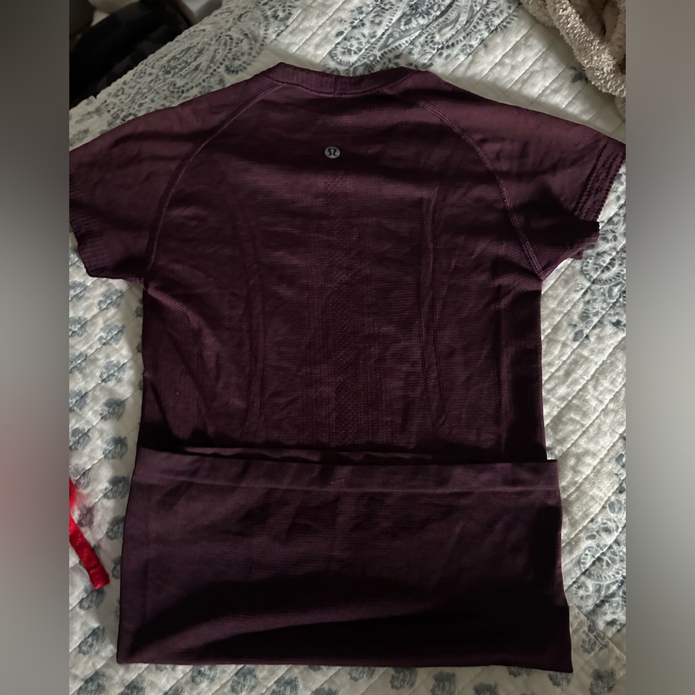 Rare maroon lulu tee
